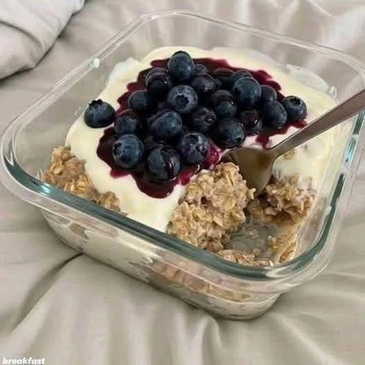 Blueberry Yogurt Overnight Oats (1 Serving)