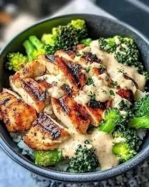 Grilled Chicken Broccoli Bowl