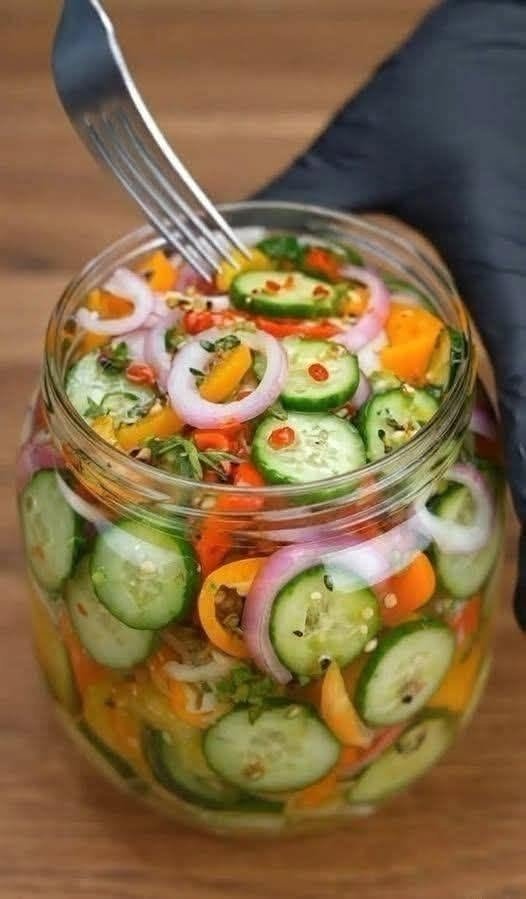Low-Carb Pickle Jar (Refrigerator Pickles)