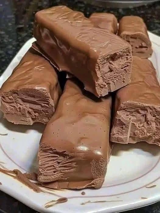 Homemade Chocolate Fudge Bars