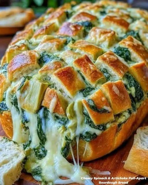 Cheesy Spinach & Artichoke Pull-Apart Bread