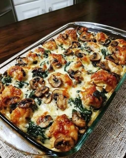 Creamy Spinach, Mushroom & Chicken Bake