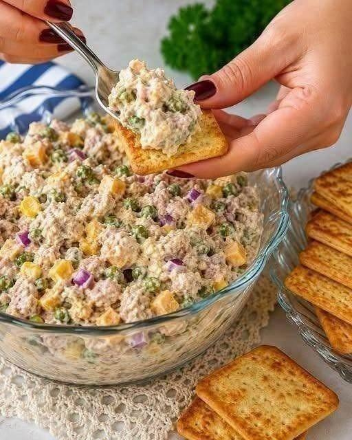 Creamy Tuna, Pea & Cheese Cracker Salad