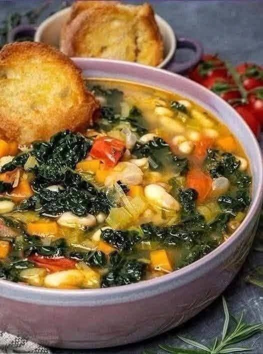 Tuscan White Bean & Kale Vegetable Soup