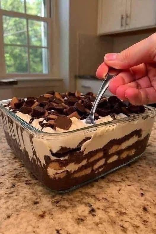 No-Sugar 3-Ingredient Chocolate Greek Yogurt Dessert