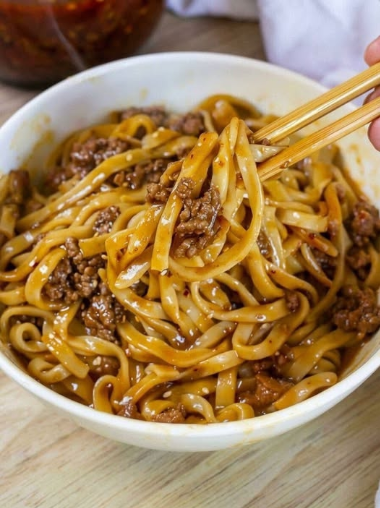 Savory Garlic Beef Noodles